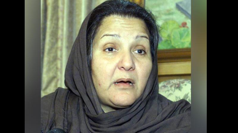 Nawaz Sharifs wife Kulsoom suffers cardiac arrest in London