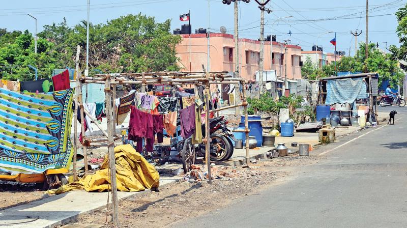 A road leading to Kannagi Nagar occupied by manual scavengers. (Photo: DC)