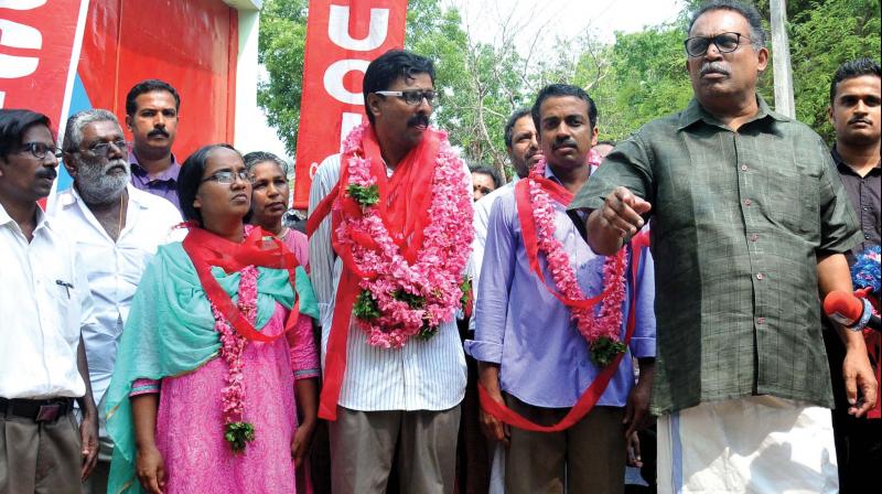 (From left) SUCI activists S. Mini, Shajar Khan and Sreekumar and K.M. Shajahan come out of jail after being released on bail. (Photo: PEETHAMBARAN PAYYERI)