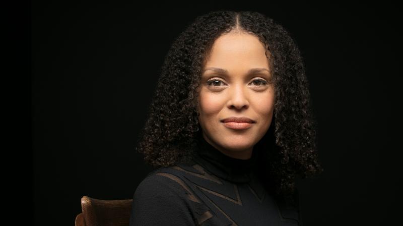 Jesmyn Wards Sing, Unburied, Sing, a surreal and poetic novel about a struggling family in Mississippi, on Wednesday night won the National Book Award for fiction.