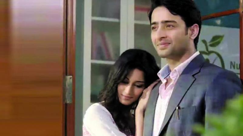 Viewers of Kuch Rang Pyaar Ke Aise Bhi were enraged following the leak of a scene which shows the lead character slapping his father-in-law.