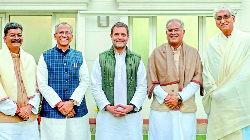 Congress president Rahul Gandhi with senior leaders of the partys Chhattisgarh unit, T.S. Singh Deo (R), Bhupesh Baghel (2nd R), Tamradhwaj Sahu (2nd L) and Charan Das Mahant at his residence in New Delhi, Saturday. 	PTI