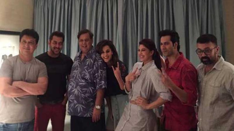 Taapsee Pannu snapped with Salman Khan and the team of Judwaa 2.
