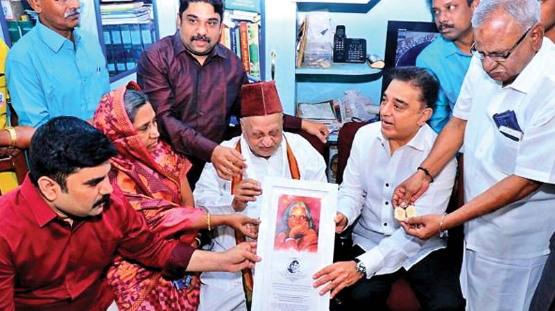 Kamal Haasan with family members of Abdul Kalam.