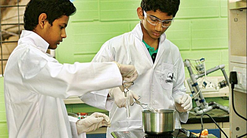 he ever-increasing pollution is one of the biggest challenges faced by residents in Bengaluru. Tens of student scientists from schools all over the city tried to find a solution to this problem through their innovations.