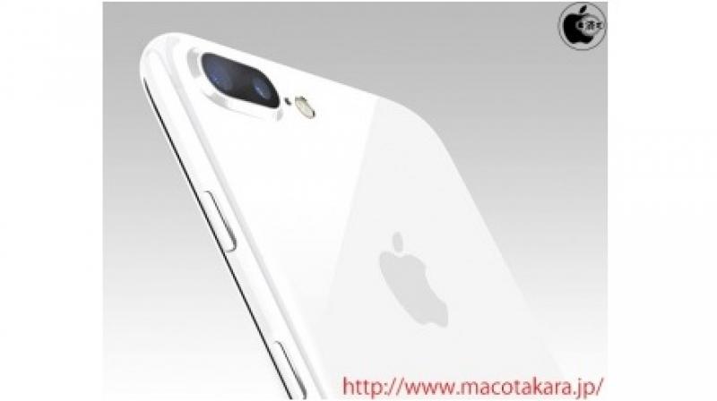 Apple iPhone 7 smartphone sporting Jet White colour (Photo: Mac Oktara)