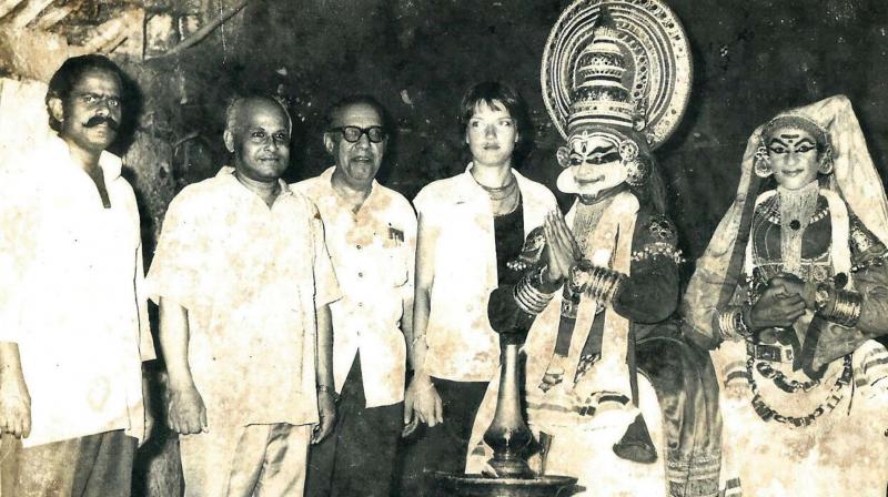 P.K.Devan (Extreme left) with guests and artistes.