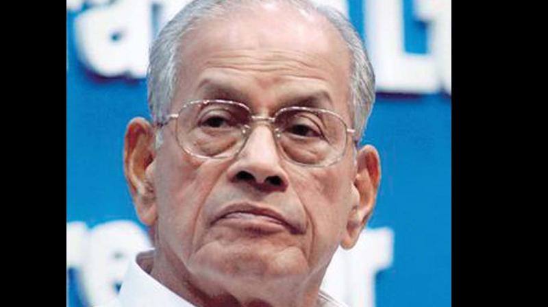DMRC principal advisor E Sreedharan has come out against the current design of the Vyttila flyover which is being built now.