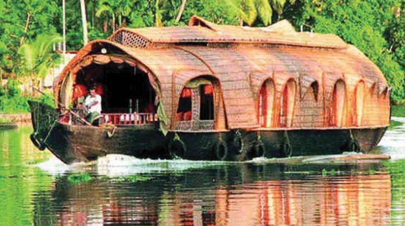 The peer-to-peer effort to address waste management issues in Pallathuruthy, a hub of houseboats, is going on, making them aware of the advantages of sustainable tourism.