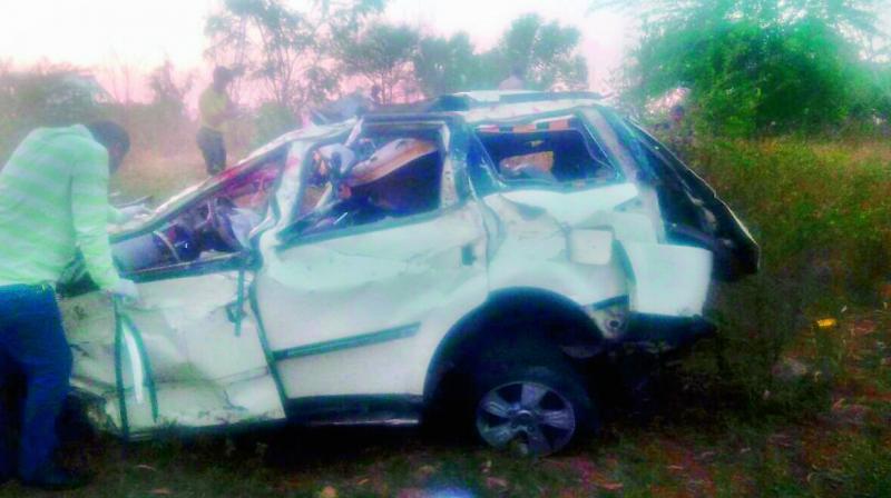 The SUV that met with an accident on the Outer Ring Road on Sunday. 	(Photo: DC)