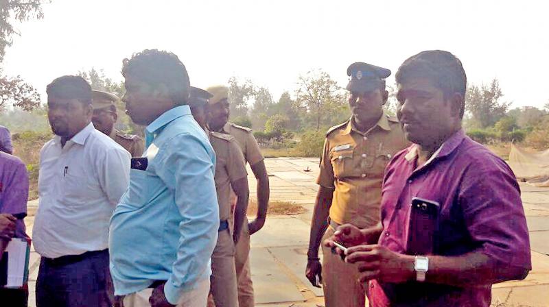 Team of officials who conducted the rescue of bonded labourers from the village near Muttukadu. (Photo: DC)