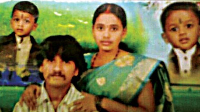Sathish and Jyothi fell in love and got married around six years ago. They settled down in the city about five years ago. Sathish, a plumber, is from Humnabad in Bidar, while Jyothi hails from Kanakapura and works as a maid in the neighbourhood.