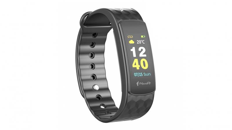 The activity tracker records essential fitness parameters such as steps taken, distance covered, and calories burned.