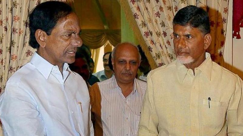 AP CM N Chandrababu Naidu and Telangana CM K Chandrasekhar Rao. (Photo: PTI)