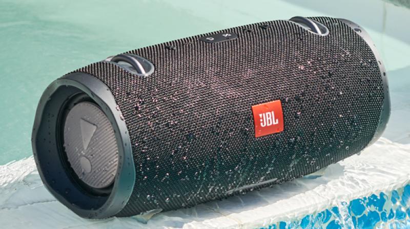 The second generation of the popular JBL Xtreme now comes with a new durable design and powerful audio performance.