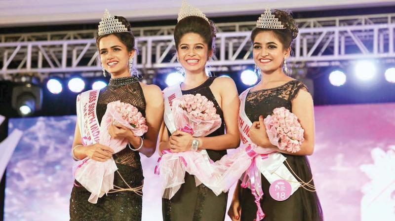 Bavithra (middle) at the Miss South India 2017 beauty pageant.