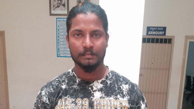 Ex-Bigg Boss Kannada contestant and winner of many reality shows, Tsunami Kitty, and his three friends were arrested by Jnanabharathi police for allegedly abducting and torturing a bartender.
