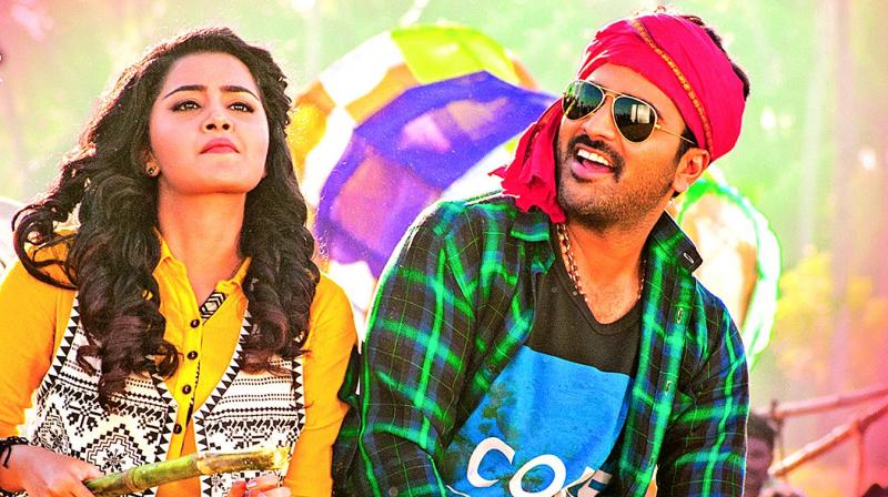 Anupama and Sharwanand seem quite detached as their characters do not give them enough scope to go beyond.
