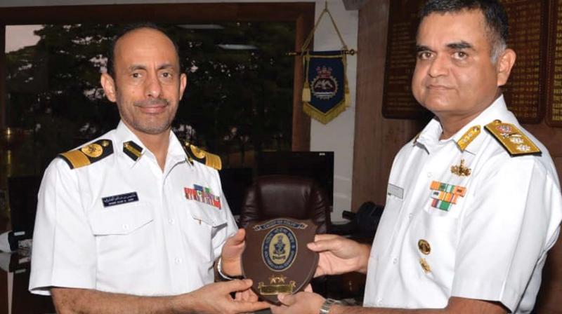 Commodore Khamis Salim Sulaiman Jabri, DG (Operations), Oman Navy exchanges memento with Chief of Staff Rear Admiral R.J. Nadkarni