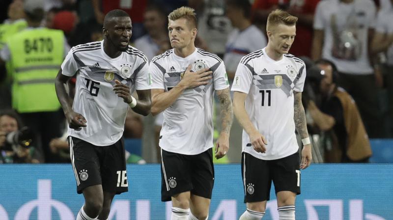 It was not an easy road for the defending champions Germany as well, as they overcame Sweden by winning 2-1 thanks to a last-minute goal by Toni Kroos. (Photo: AP)