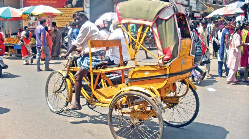 Subramani, 72, a cycle rickshaw rider from Ariyalur district of Tamil Nadu, was forced to send his family back to his hometown, due to his meager earnings.