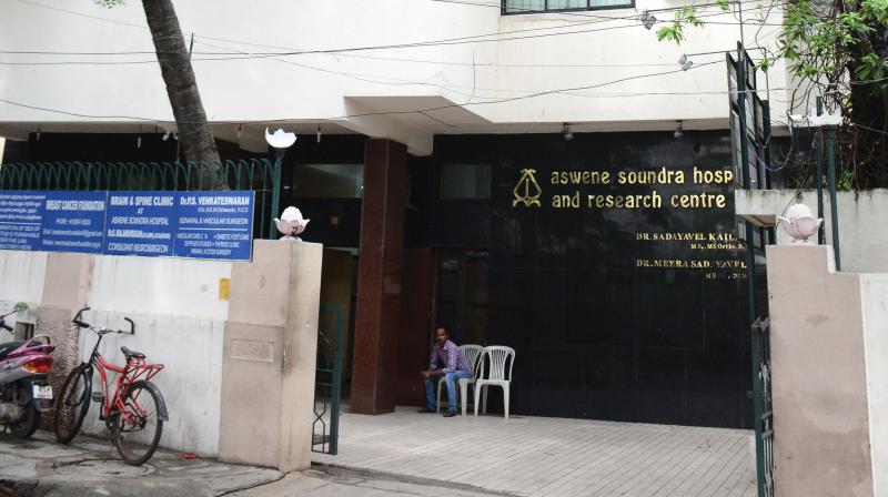 Enforcement Directorate officials on Friday conduct raids at Aswene Soundra Hospital, Teynampet. (Photo: DC)