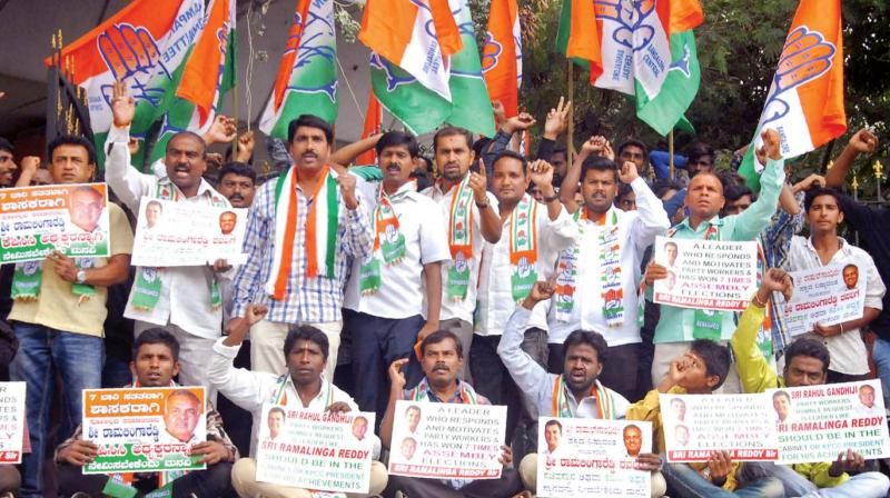 Former minister Ramalinga Reddys  fans stage a protest at Anandarao Circle in Bengaluru on Friday demanding KPCC president post for him   (Image: KPN)