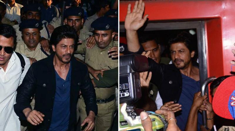 SRK during his Raees by Rail promotions.