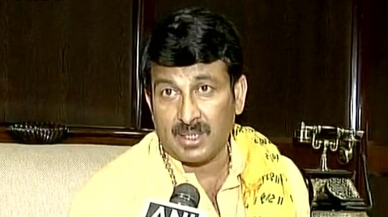 Delhi BJP chief Manoj Tiwari speaking to reporters after the incident. (Photo: ANI Twitter)