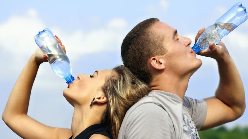 Adult men should drink 13 cups of water daily while women should consume nine (Photo: Pixabay)