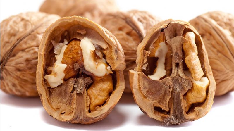 According to researchers, walnuts are also thought to discourage overeating by promoting feelings of fullness. (Photo: Pixabay)