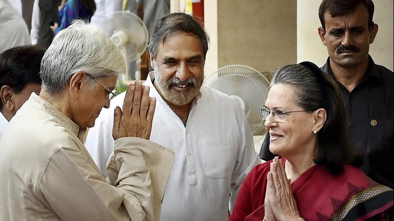 Opposition nominee Gopalkrishna Gandhi got only 19 votes more than their presidential nominee Meira Kumar. (Photo: PTI)