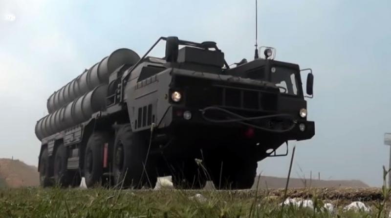 The S-400 is an upgraded version of the S-300 systems. The missile system, manufactured by Almaz-Antey, has been in service in Russia since 2007. (YouTube| Screengrab)