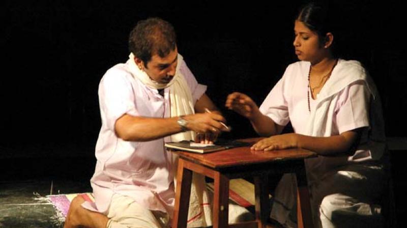 Coming Sunday, Amal and wife Divya Lakshmi are celebrating, in the capital city, 1000 stages of Premalekhanam, a play they both have been acting in since 2008.
