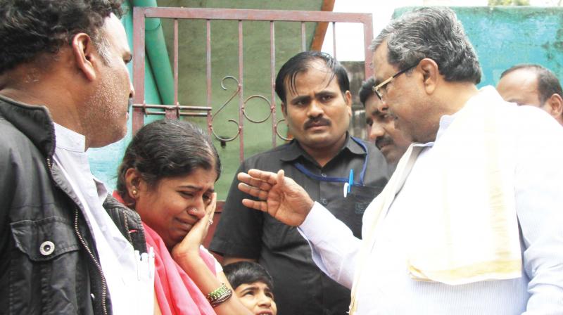 CM Siddaramaiah meets the families of the missing mother-daughter duo