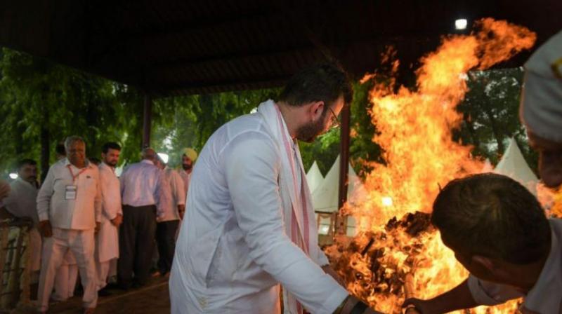 Arun Jaitley cremated with state honours