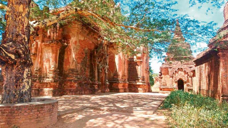 Stunning image of ancient temples at Bagan.