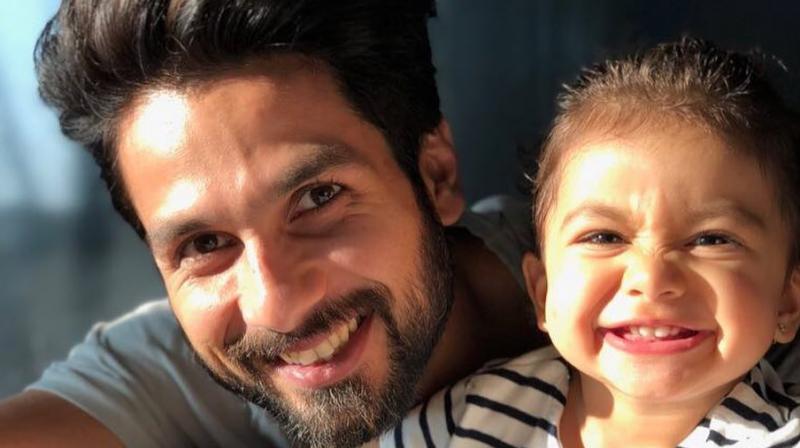 Shahid Kapoor poses with his daughter Misha. (Photo: Instagram)