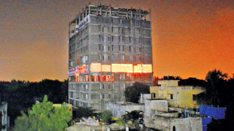 There had not been a city event like this attracting saturation media coverage like the demolition job on the Moulivakkam multi-storey building disaster.