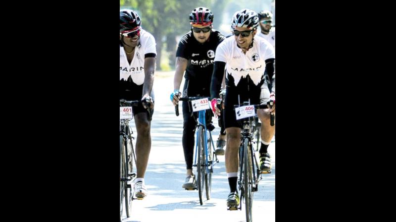 In a four-day tour, 36-year-old Aditya and a team of 35+ riders covered a distance of 520 km, averaging around 130 km daily