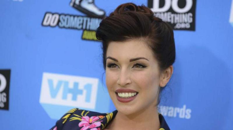 Stevie Ryan was also known for the VH 1 show Stevie TV.