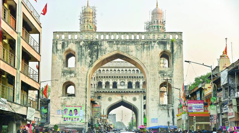 One of the four kamans at Charminar