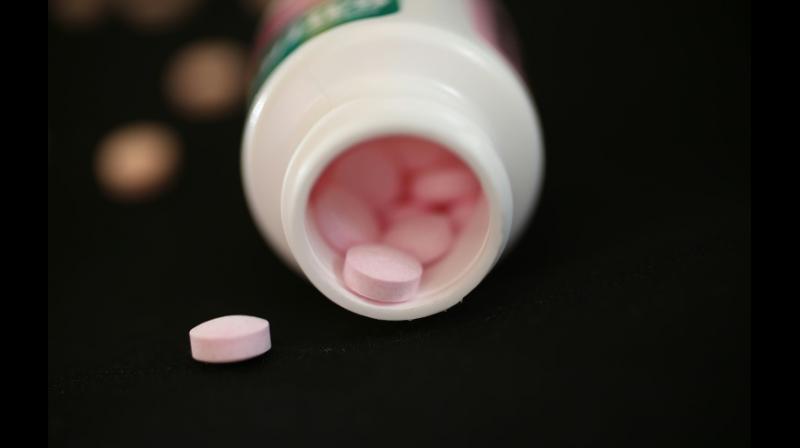 Aspirin can help prevent blood clots but also boosts the risk of hemorrhage in the brain, stomach and intestines. (Photo: AFP)