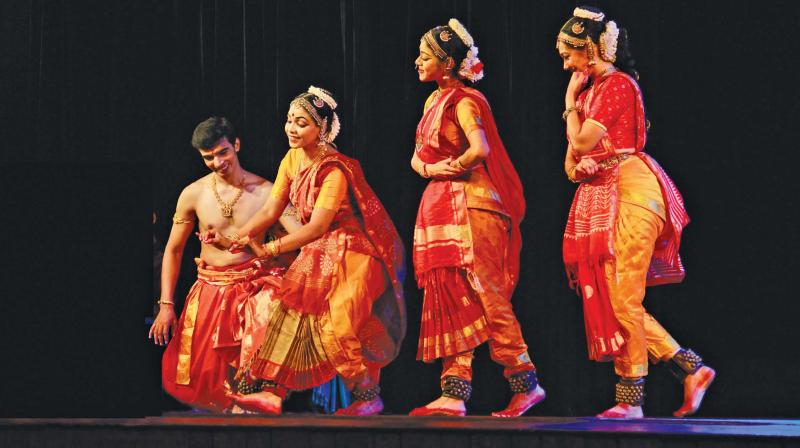 Artistes Nidheesh Kuma, Indu Nidheesh, Pranathi Ramadorai and Shweta Prachande took up the poetry of Bharathiar and set it to a choreography under the guidance of Isasikavi Ramanan.