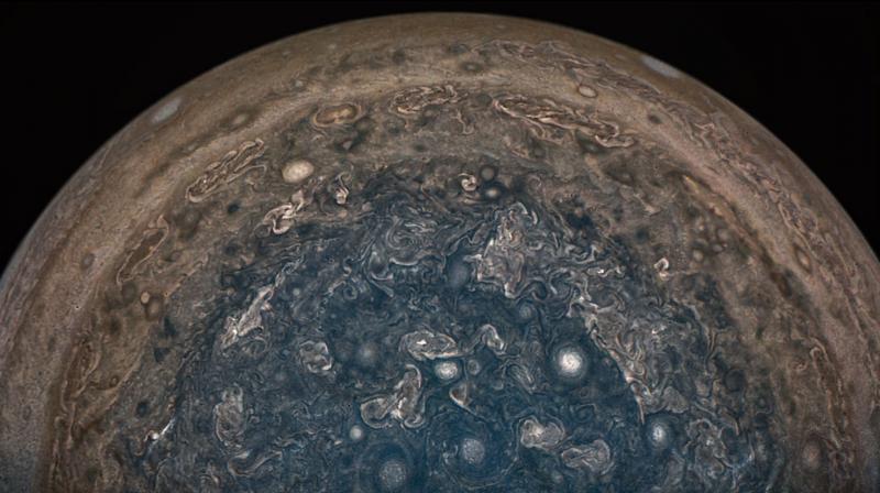 NASAs Juno spacecraft soared directly over Jupiters south pole when JunoCam acquired this image on February 2, 2017 at 6:06 a.m. PT (9:06 a.m. ET), from an altitude of about 62,800 miles (101,000 kilometers) above the cloud tops.  (Image: Nasa)