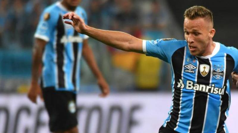 Arthur will join compatriots Coutinho and Paulinho in the Barcelona midfield.(Photo: AFP)