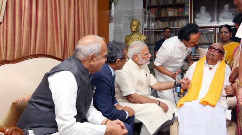During his meeting with DMK supremo M Karunanidhi on Monday, Prime Minister Narendra Modi invited the 93-year-old to stay at his Delhi residence. (Photo: Twitter | @kalaignar89)