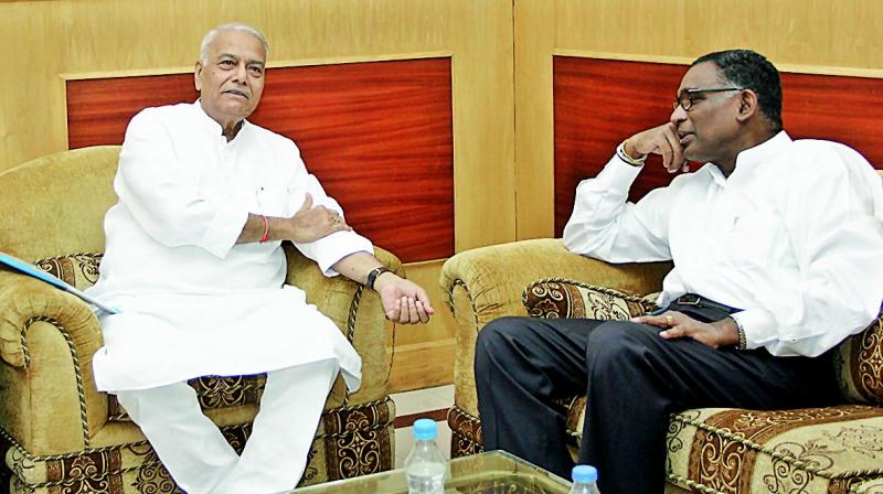 Former minister Yashwant Sinha interacts with Justice J. Chalameswar of the Supreme Court on the sidelines of Manthan Samvad in Hyderabad. (Photo: DC)