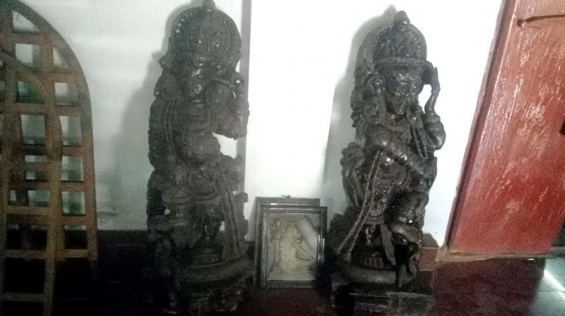 Six hundred -year- old darusilpas disappeared from Thiruvizha Mahadeva Temple
