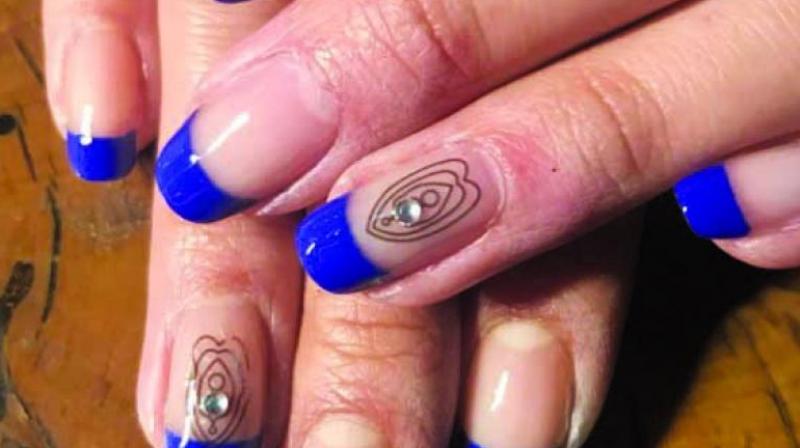With realistic depiction of the vagina as nail art, she aims at promoting art and self-acceptance. (Photo: porn_nails/instagram